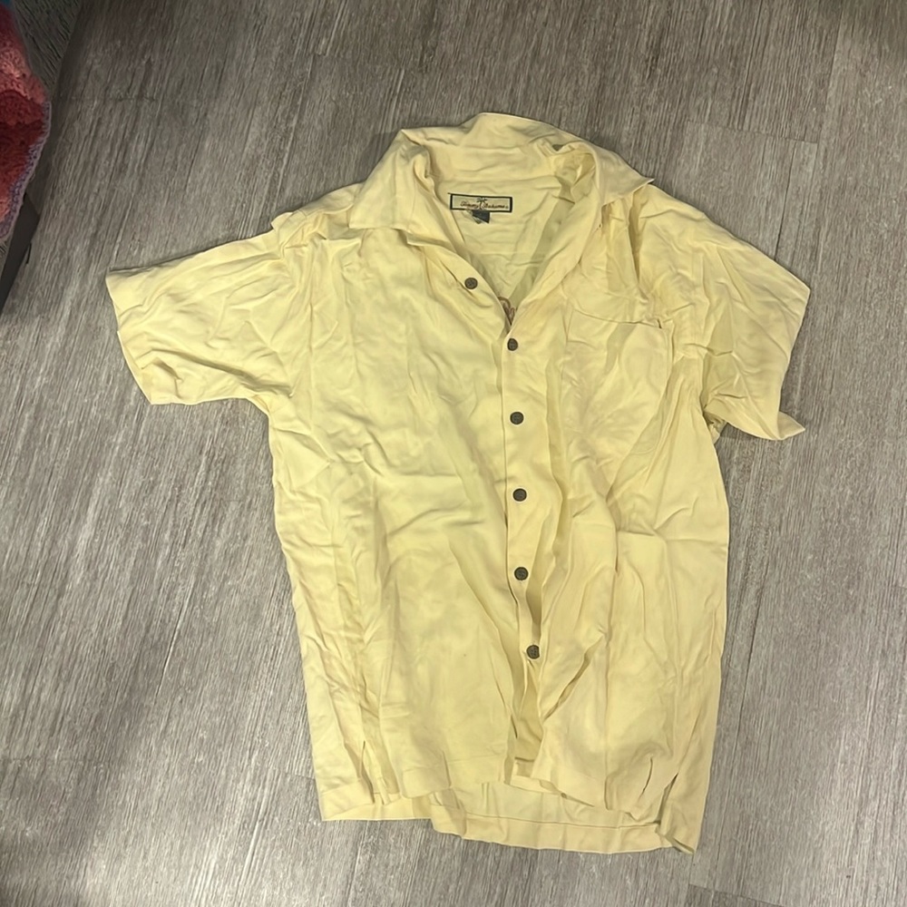 Tommy Bahama button up short sleeve shirt